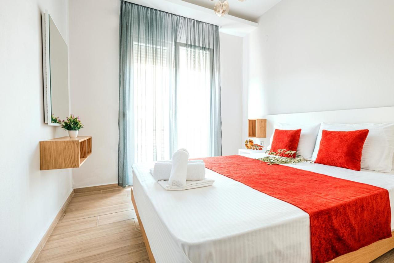 Design Suites Efharis Nea Peramos  Ngoại thất bức ảnh