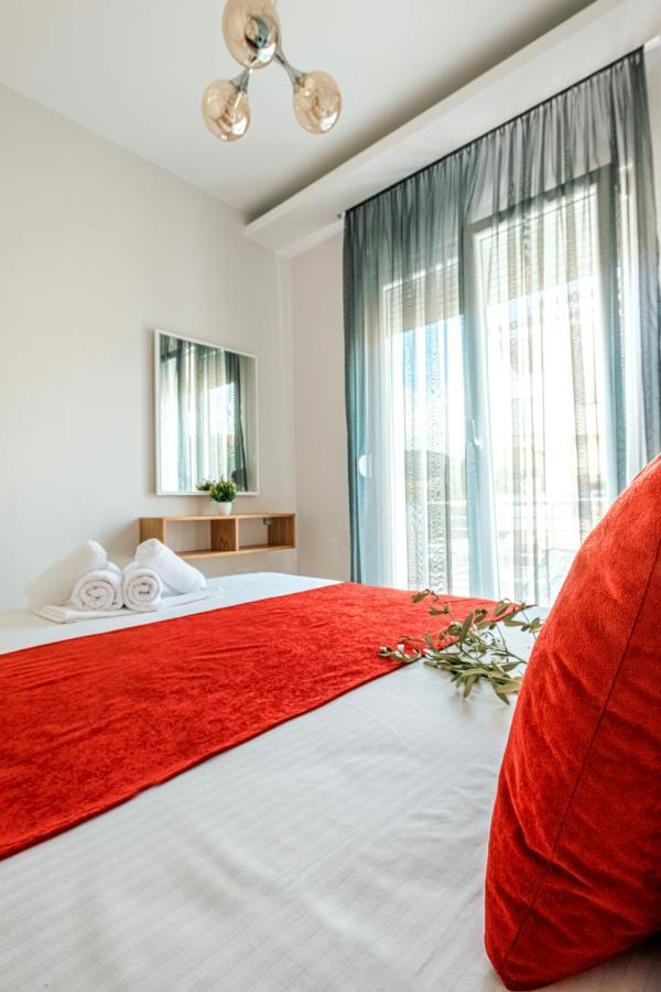 Design Suites Efharis Nea Peramos  Ngoại thất bức ảnh